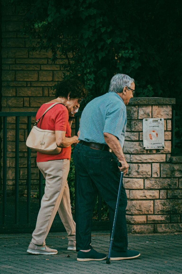 The 10-Minute Habit That Blunts Blood Sugar Spikes: Why the Post-Meal Walk Works